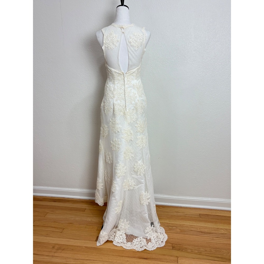 Davids Bridal Sheer Tulle Polka Dot & Floral Embroidered Wedding Dress Size 4